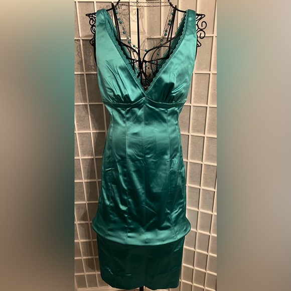 BEBE Slim Sexy V Neck Satin Midi Dress NWT - Picture 5 of 11
